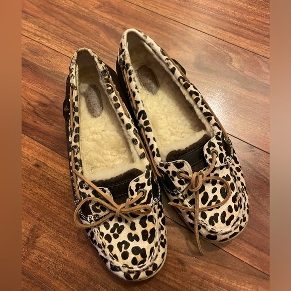 Fuzzy fur cheetah caftan sperry loafers - Picture 1 of 3
